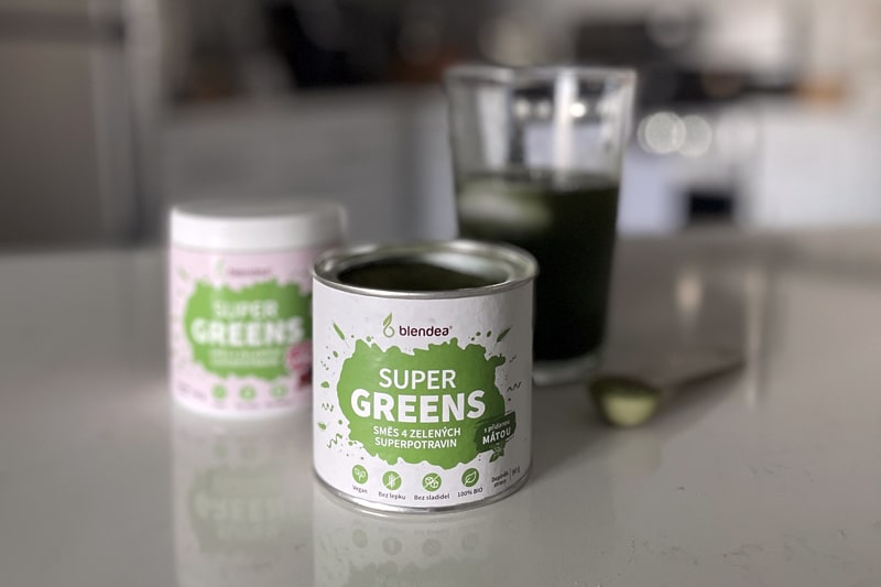 Supergreens Blendea - prášek rozmíchaný ve vodě